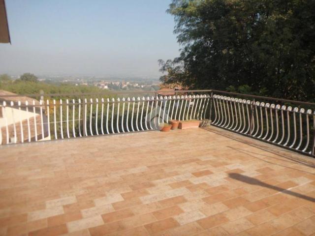 Casa indipendente in vendita a Zenevredo PV