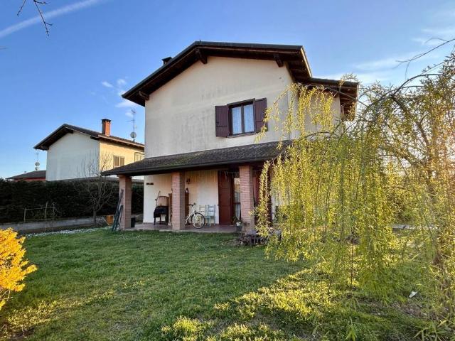 Casa indipendente in vendita a Zerbolò PV