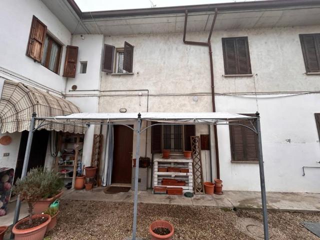 Casa indipendente in vendita a Zerbolò PV