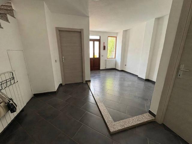 Casa indipendente in vendita a Ziano Piacentino PC