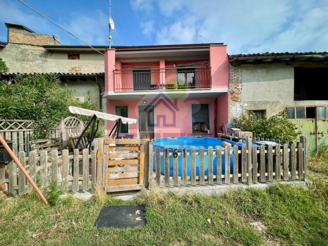 Casa indipendente in vendita a Ziano Piacentino PC