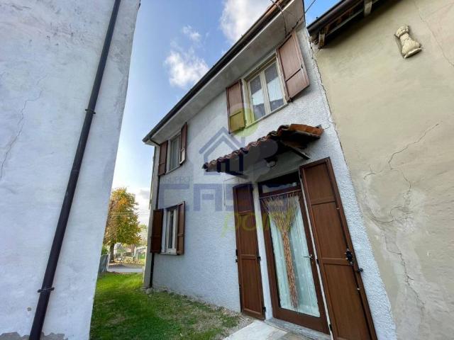 Casa indipendente in vendita a Ziano Piacentino PC
