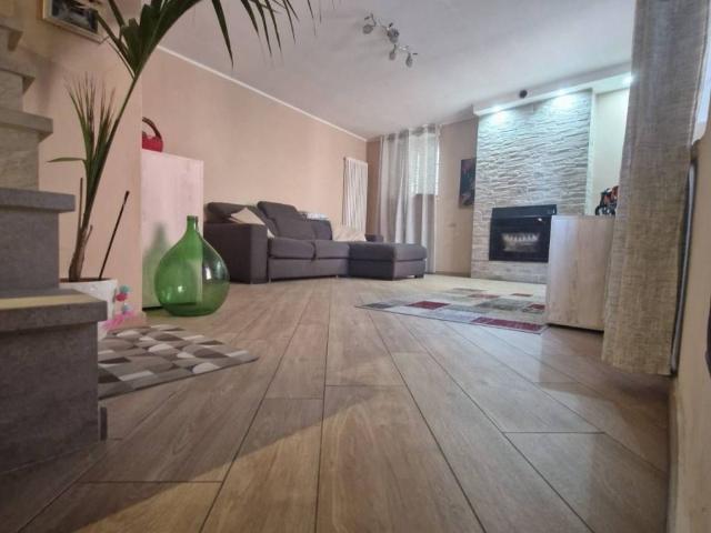 Casa indipendente in vendita a Ziano Piacentino PC