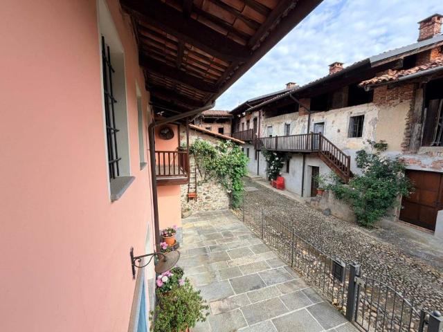 Casa indipendente in vendita a Zubiena BI