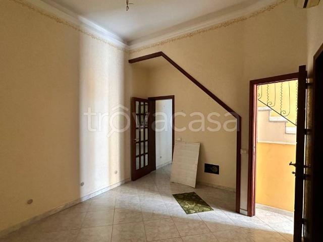 Casa indipendente in vendita ad Aci Castello vico Anfora