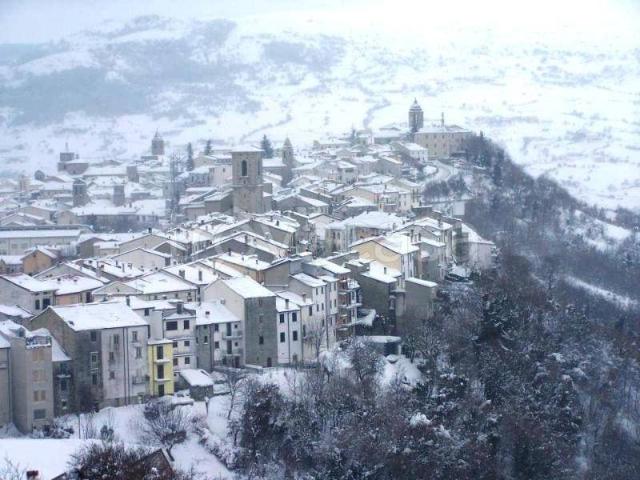 Casa indipendente in vendita ad Agnone viale XI Febbraio, 23