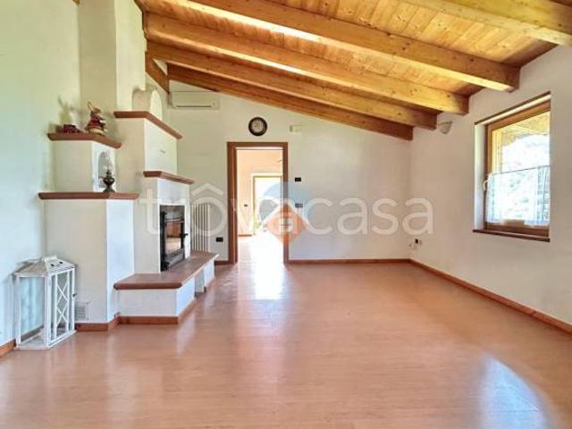 Casa indipendente in vendita ad Ala