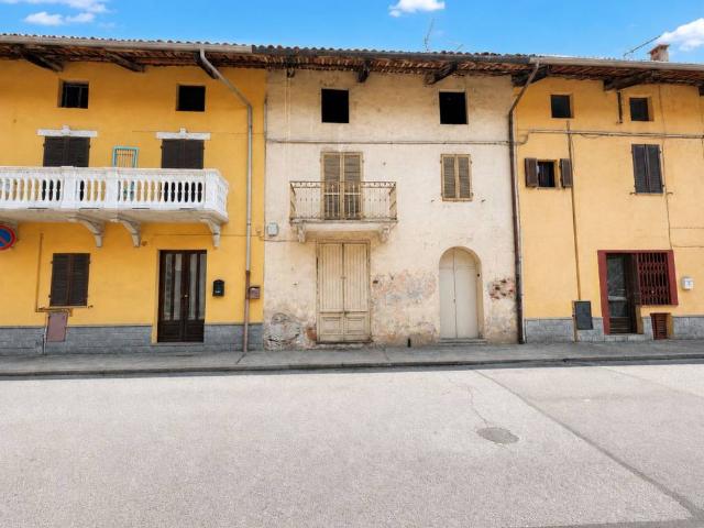 Casa indipendente in vendita ad Albiano d'Ivrea corso Vittorio Emanuele