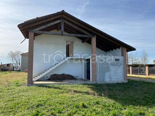 Casa indipendente in vendita ad Alessandria via Oliva, San Giuliano Nuovo San Giuliano Vecchio