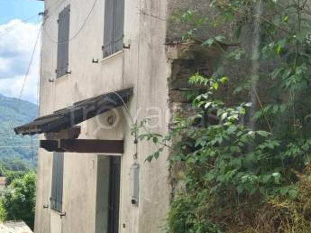 Casa indipendente in vendita ad Alpepiana, Rezzoaglio