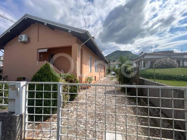 Casa indipendente in vendita ad Artegna via Titins, 35