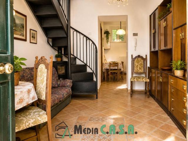 Casa indipendente in vendita ad Ascoli Piceno via Romana