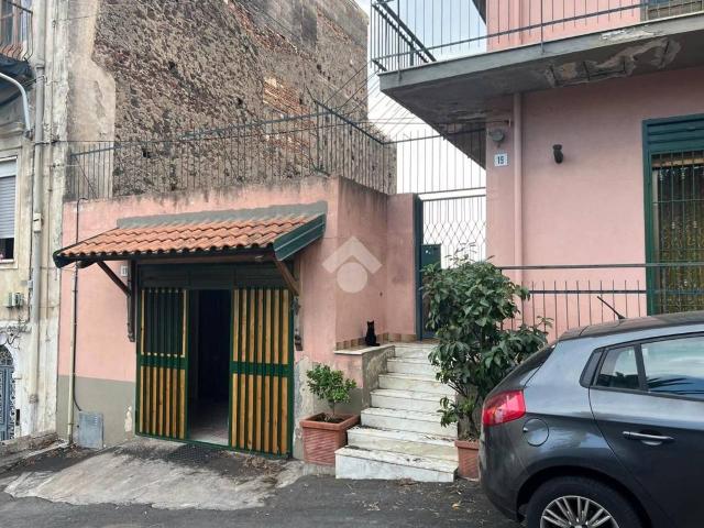 Casa indipendente in affitto a Catania