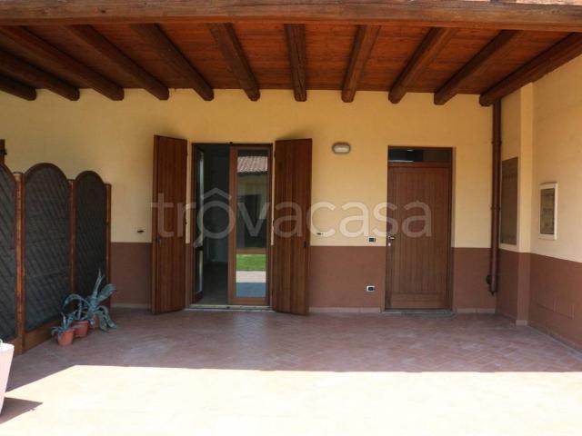 Casa Indipendente in affitto a Cazzago San Martino, posto auto, terrazzo, parzialmente arredato TrovaCasa