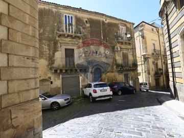 Casa indipendente in affitto a Caltagirone CT