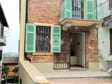 Casa indipendente in affitto a Camagna Monferrato AL