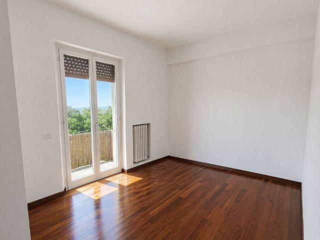 Casa indipendente in affitto a Camerano AN