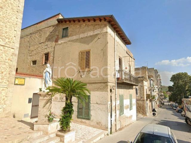 Casa Indipendente in affitto a Canicattì via Silvio Pellico, non arredato/vuoto, terrazzo, da ristrutturare TrovaCasa