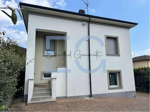 Casa indipendente in affitto a Cantello VA