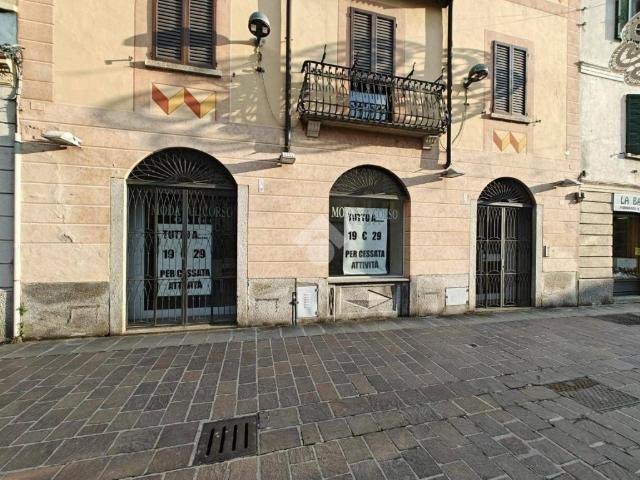 Casa Indipendente in affitto a Cantù via Giacomo Matteotti, 13, non arredato/vuoto, riscaldamento autonomo, balcone TrovaCasa