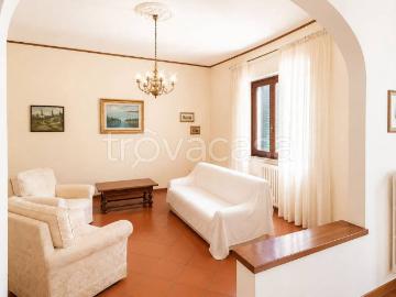 Casa Indipendente in affitto a Carmignano via Francesco Petrarca, arredato, giardino privato, terrazzo TrovaCasa