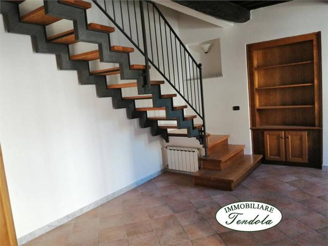Casa indipendente in affitto a Carrara