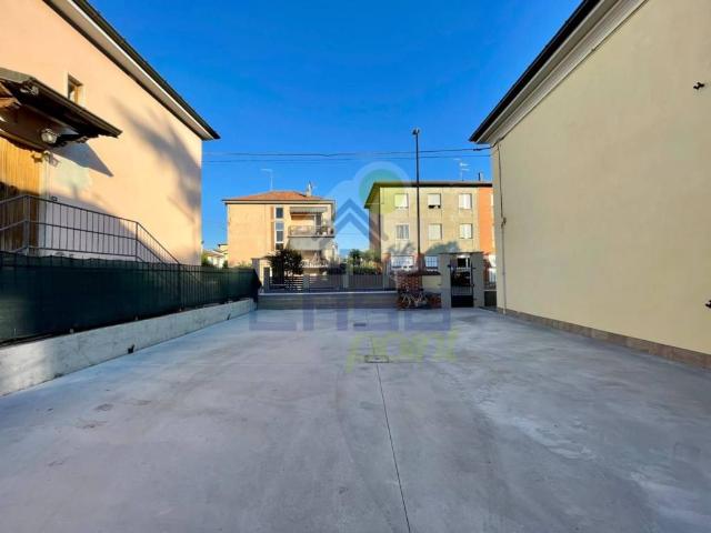 Casa indipendente in affitto a Castel San Giovanni PC