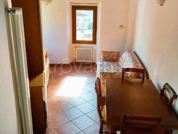 Casa Indipendente in affitto a Centro Valle Intelvi via Gireglio, 33, arredato, lavatrice, posto auto scoperto TrovaCasa