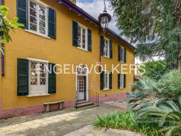 Casa Indipendente in affitto a Cernobbio via Alessandro Volta, 9, giardino privato, posto auto, parzialmente arredato TrovaCasa
