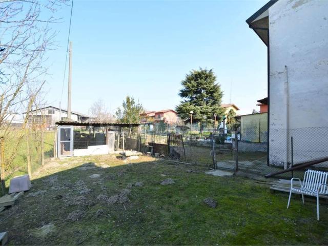 Casa Indipendente in affitto a Chignolo Po via Patrini, 10, arredato, giardino privato, box TrovaCasa