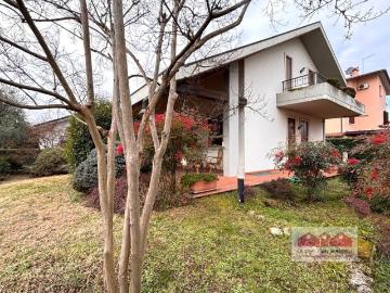 Casa Indipendente in affitto a Creazzo via delle Stelle Alpine, giardino privato, box, terrazzo TrovaCasa