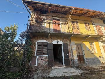 Casa Indipendente in affitto a Crescentino via Giuseppe Garibaldi, 8, non arredato/vuoto, giardino privato, box doppio TrovaCasa