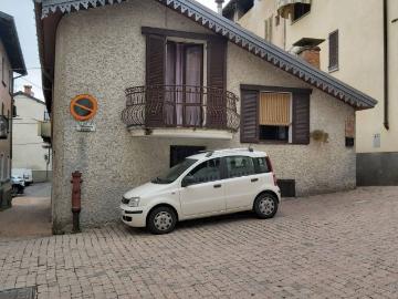 Casa indipendente in affitto a Cuasso al Monte VA