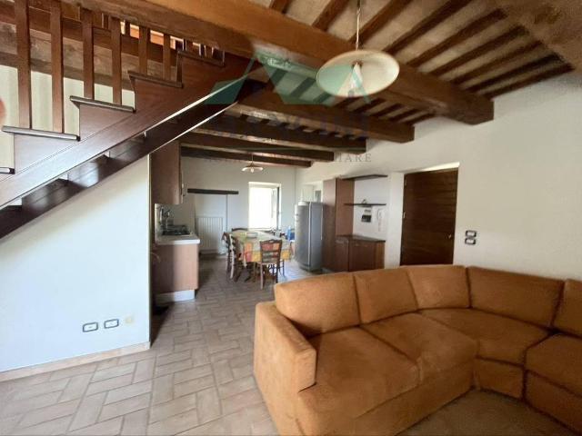 Casa indipendente in affitto a Cupramontana AN