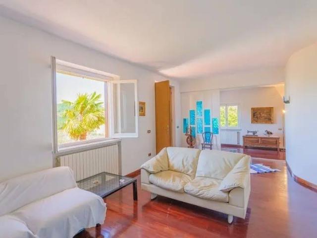 Casa indipendente in affitto a Altino CH