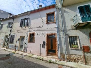 Casa Indipendente in affitto a Bojano via Conte Ugone, arredato, caminetto TrovaCasa