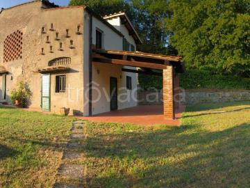 Casa Indipendente in affitto a Bagno a Ripoli, non arredato/vuoto, giardino privato, posto auto TrovaCasa