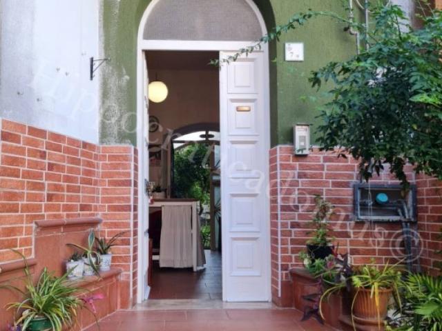Casa Indipendente in affitto a Baronissi via Francesco De Sanctis, arredato, giardino, posto auto TrovaCasa