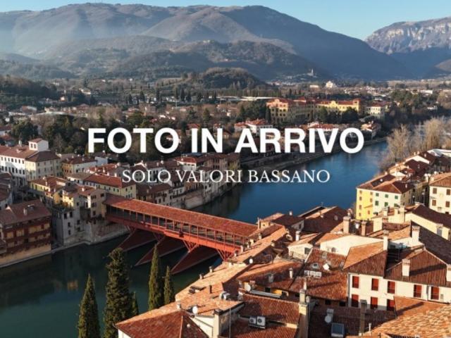 Casa Indipendente in affitto a Bassano del Grappa via Cesare Battisti, giardino privato, posto auto, box TrovaCasa