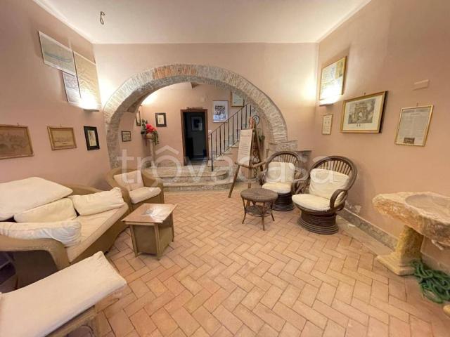 Casa Indipendente in affitto a Benevento via Sessualdo, arredato, balcone, cucina abitabile TrovaCasa