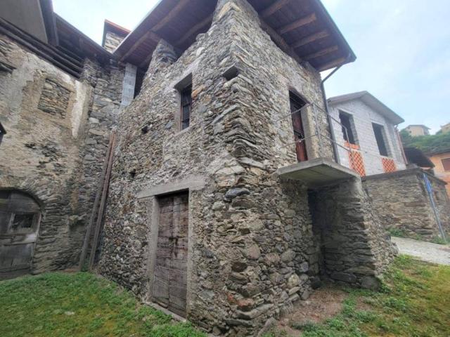 Casa indipendente in affitto a Buglio in Monte SO