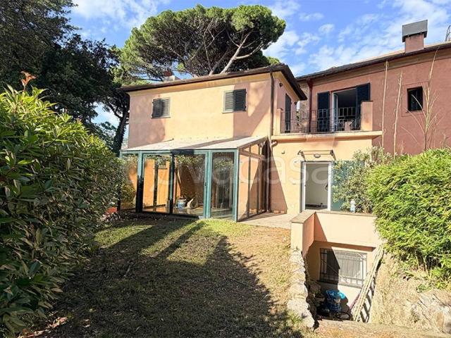Casa Indipendente in affitto a Genova via 5 Maggio, giardino privato, posto auto, terrazzo TrovaCasa