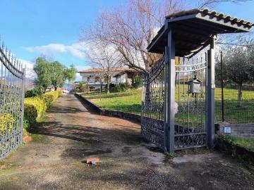 Casa Indipendente in affitto a Giffoni Valle Piana, arredato, giardino privato, posto auto TrovaCasa