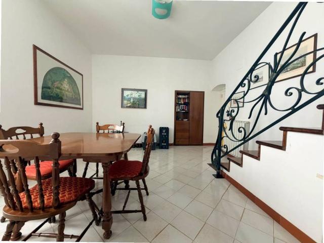 Casa indipendente in affitto a Gioia del Colle BA