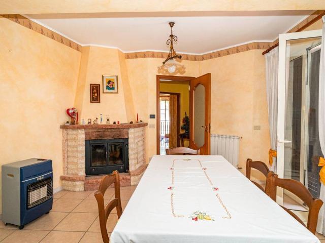 Casa indipendente in affitto a Graniti ME