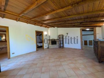 Casa Indipendente in affitto a Grottaferrata via Montiglioni, 34, riscaldamento autonomo, parzialmente arredato, caminetto TrovaCasa