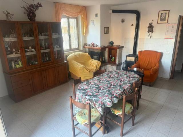 Casa indipendente in affitto a Gualdo Tadino PG
