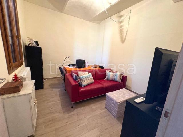Casa Indipendente in affitto a Guastalla, arredato, giardino privato, box TrovaCasa