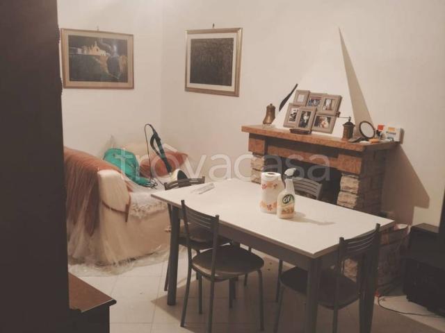 Casa Indipendente in affitto a Duronia piazza San Rocco, 23, arredato, caminetto, buono stato TrovaCasa