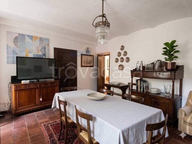 Casa indipendente in affitto a Foligno